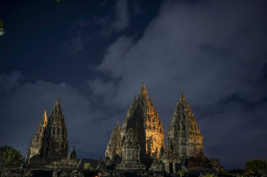 Candi Prambanan: Keajaiban Arsitektur Kuno di Jawa Tengah yang Memukau