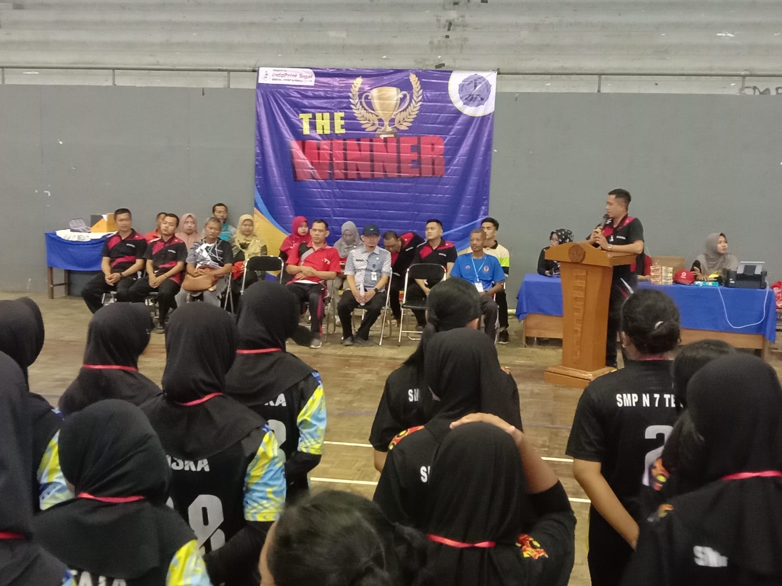 28 Tim SMP/MTs Adu Jago Dalam Turnamen Bola Voli HUT SMK YPT Tegal 