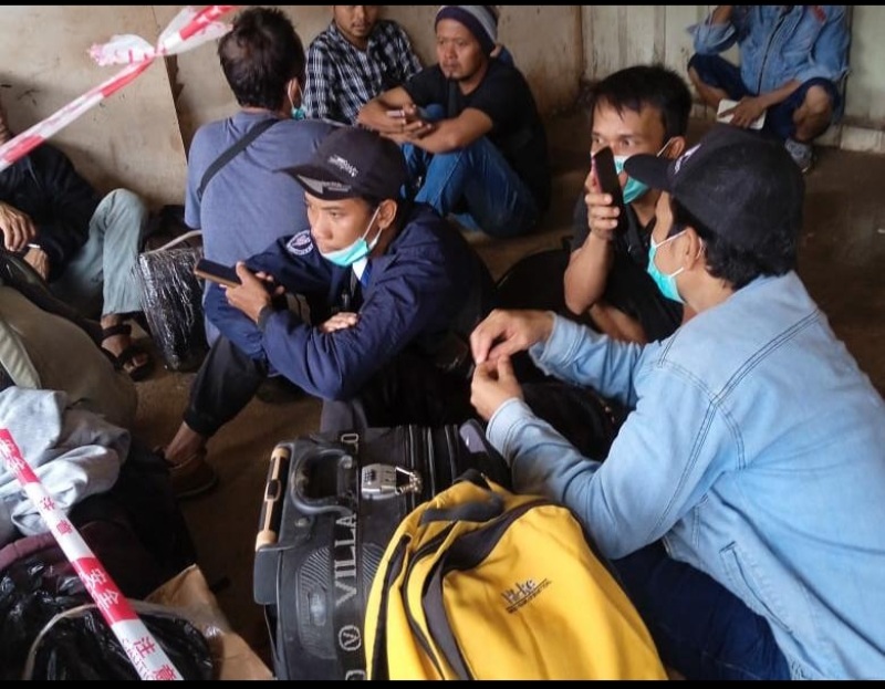 Diduga Upah Tidak Dibayar, Puluhan Pekerja Brebes Terlantar di Ternate  