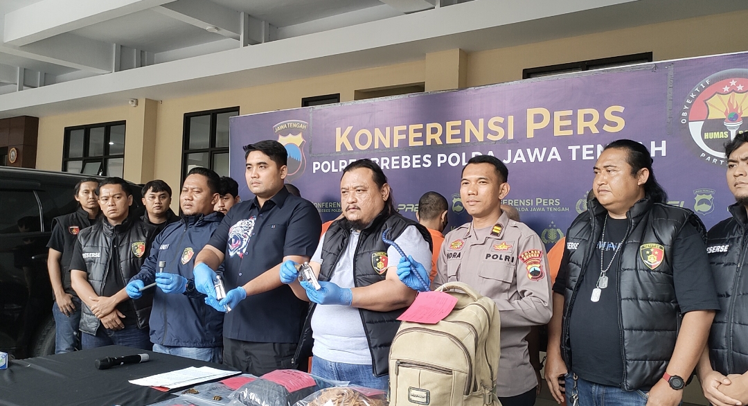 9 Orang Anggota Komplotan Pencuri Rel Kereta Api di Brebes Dibekuk Polisi