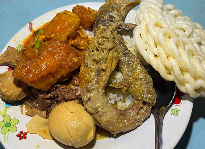 Murah Rp5.000-an, Ini 5 Spot Makanan khas Jogja di Gang Sempit