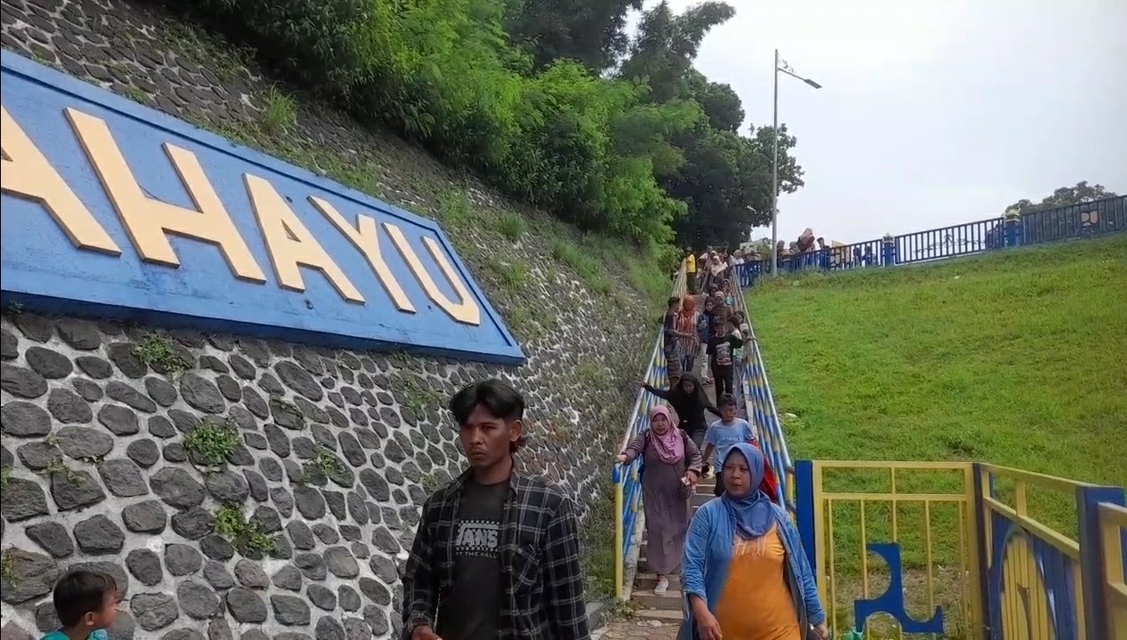 Obyek Wisata Waduk Malahayu Brebes Dipadati Pengunjung