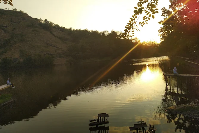 13 Wisata Danau Indah di Jawa Tengah 2025: Spot Healing, Camping, dan Foto Instagramable