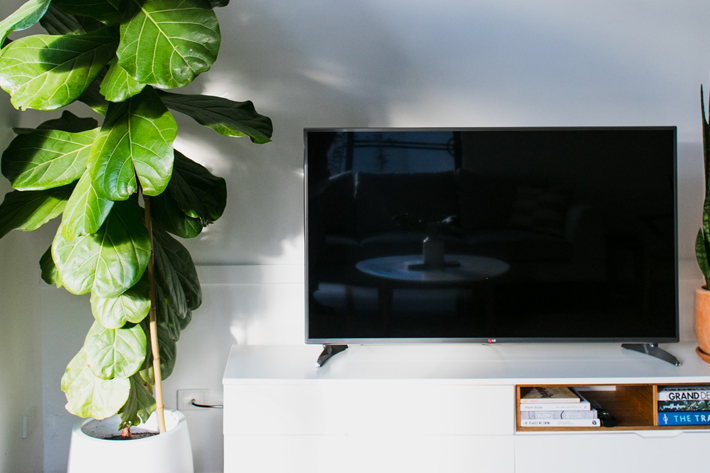 Tips Sederhana Merawat TV LED, Lebih Mudah dan Anti Ribet Bikin Awet