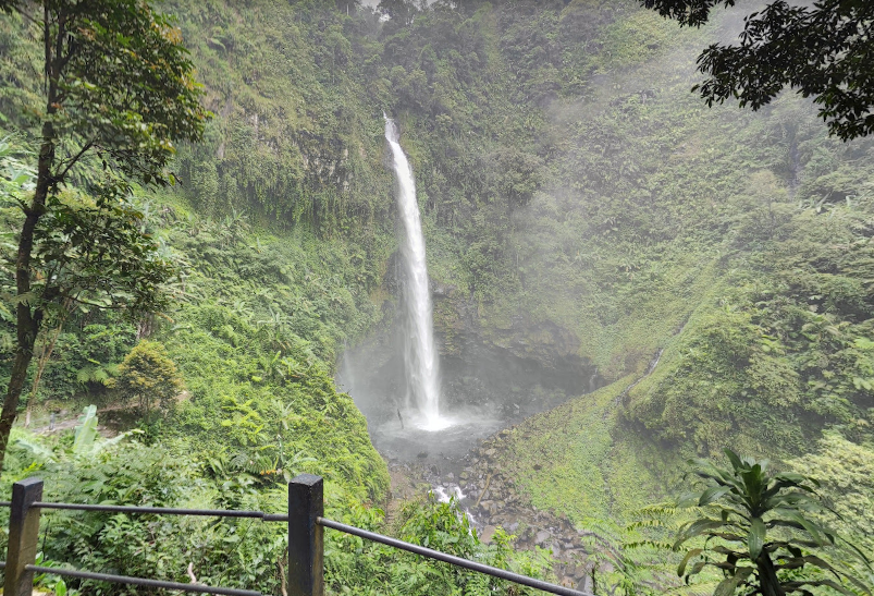 Bikin Merinding, Ini 10 Curug Mistis di Jawa Tengah yang Indah