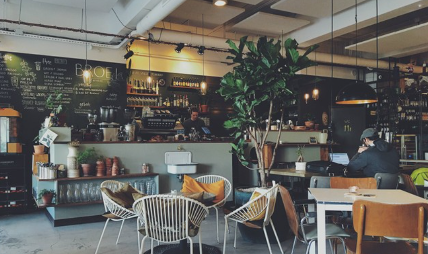 Rekomendasi Kafe Dekat Kampus Purwokerto Buat Nugas yang Nyaman dan Fasilitas Lengkap!