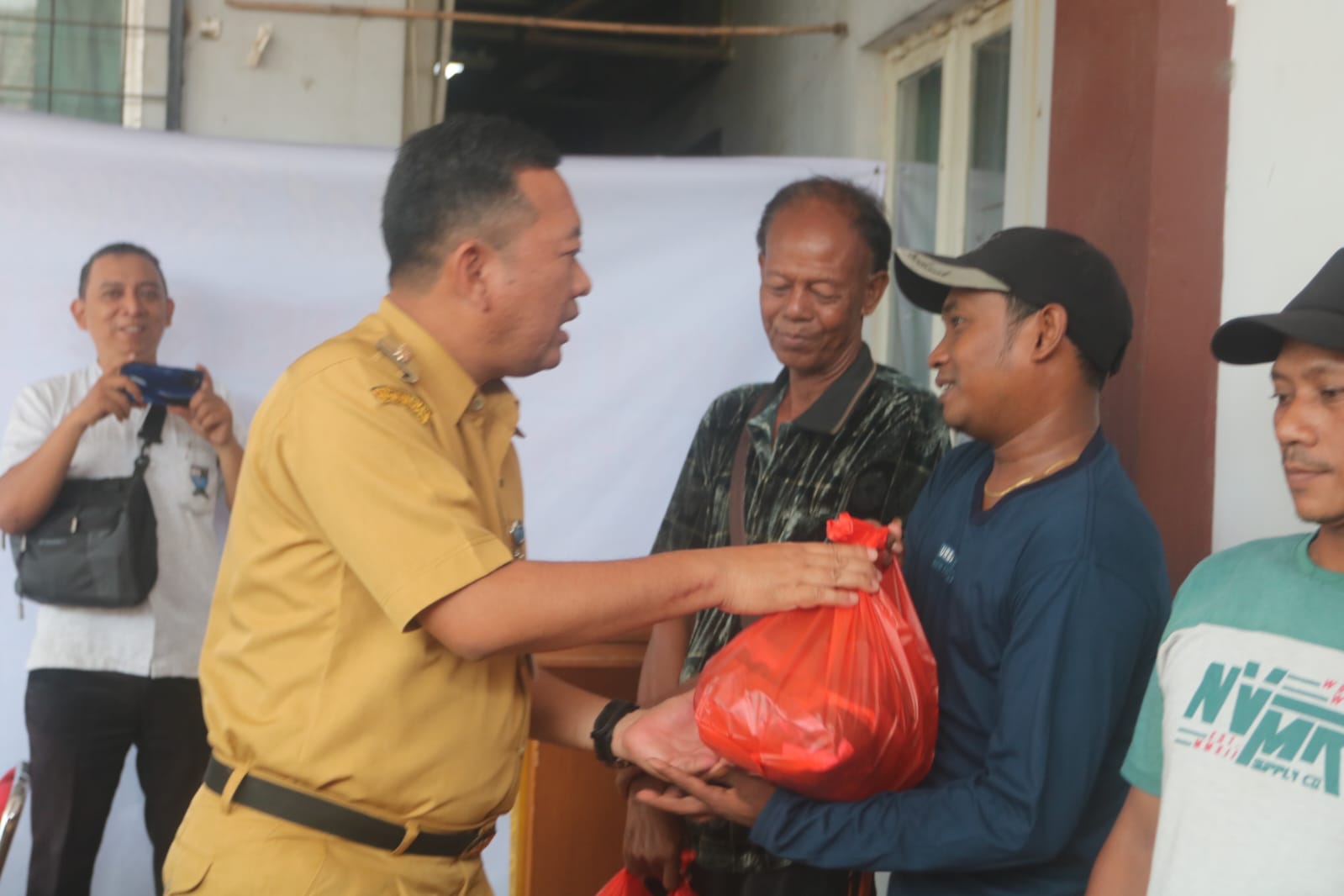 24 Unit Hangus dalam Kebakaran Kapal di Pelabuhan Tegal, Pemkot Gelontorkan Bantuan