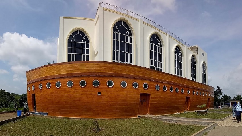 4 Masjid dengan Arsitektur Terunik di Jawa Tengah Buat Wisata Religimu