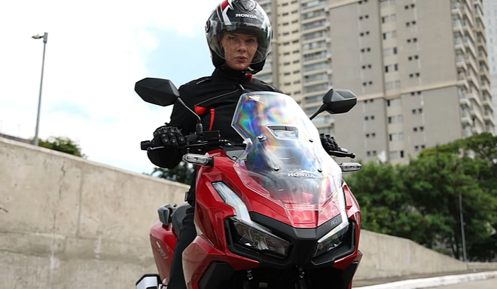 Manfaat Fitur Honda ADV 160 RoadSync 2025, Teknologi Canggih untuk Pengendara Modern