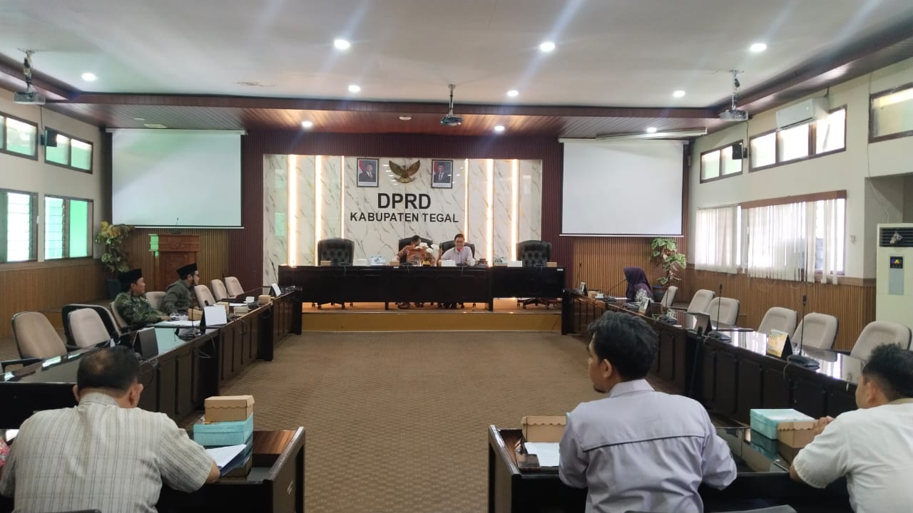 Protes Kenaikan Retribusi, Pedagang Pasar Tradisional Kabupaten Tegal Ngadu ke DPRD 