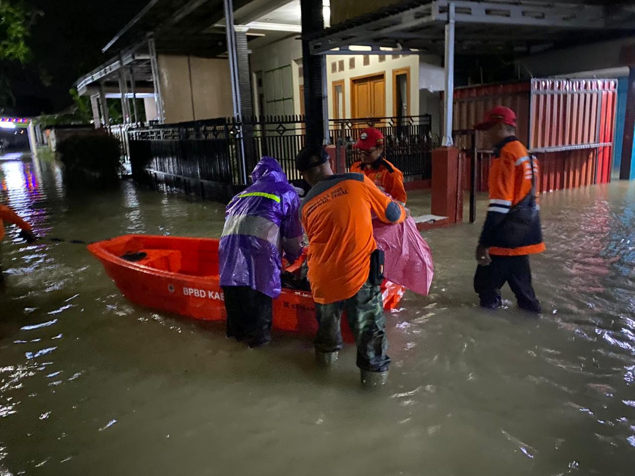 Desa Sidakaton dan Sidapurna Tegal Terendam Banjir, Ratusan Warga Jadi Korban