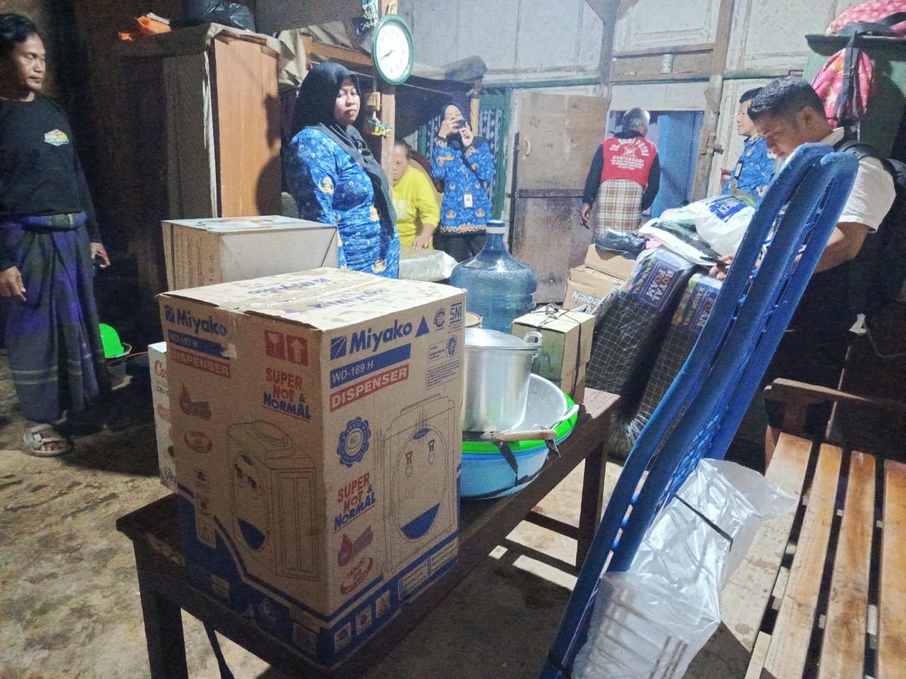 Usai RTLH Dibongkar, Bantuan untuk Warga Luwungbata Brebes Ini Terus Berdatangan