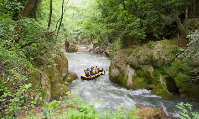 Rute Rafting di Jawa Tengah dengan View Indah Bikin Susah Move On