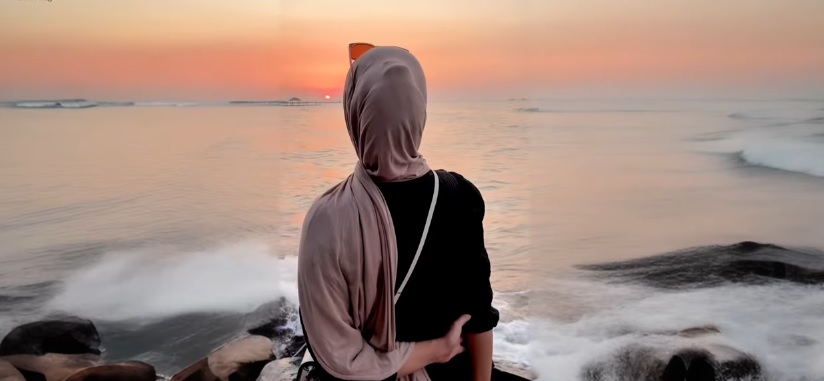 5 Spot Foto Terbaik di Pantai Alam Indah Tegal Favorit Pengunjung