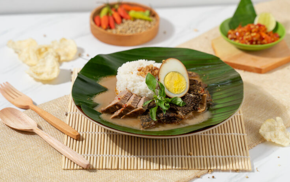 5 Rekomendasi Tempat Makan Nasi Gandul Paling Enak di Semarang, Dijamin Ketagihan!