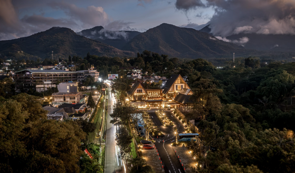 Rekomendasi Restoran Keluarga dengan Pemandangan Indah di Puncak yang Belum Banyak Diketahui Orang