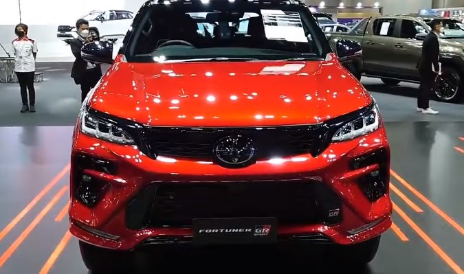 Kelebihan Toyota Fortuner 2024 Ini Bikin Minder Kompetitor, SUV Ini Siap Menemani Perjanan Hidup Anda