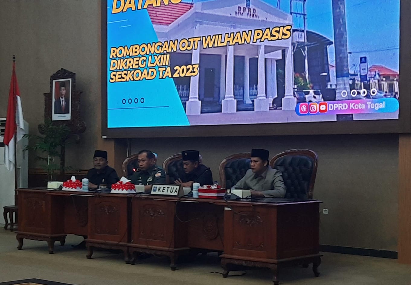 Puluhan Personel TNI-POLRI dari Seskoad KKL di DPRD Kota Tegal