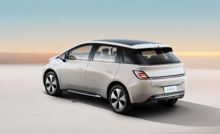 DP di Bawah 100 Juta! Siapa Saja Bisa Punya Mobil Listrik Wuling Cloud EV