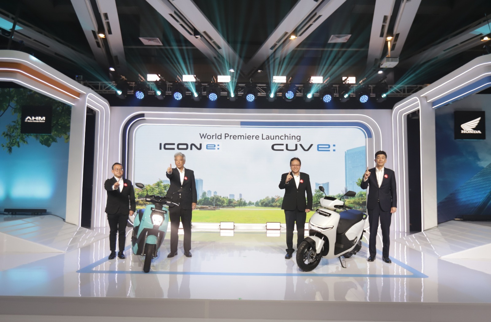 AHM Resmi Perkenalkan Honda ICON e: dan Honda CUV e:, yang Bisa Dicas Pakai Colokan Biasa 