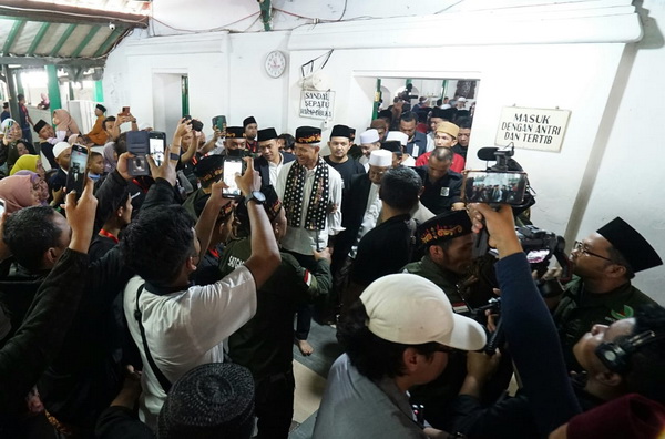 Ziarah ke Makam Sultan Maulana Hasanuddin, Ganjar: Kita Belajar Banyak Soal Toleransi