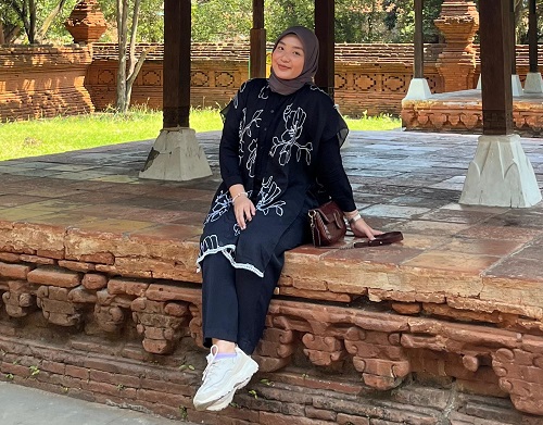 Di Balik Deru Mesin Pantura: Feminisasi Buruh Murah dan Beban Ganda Perempuan Tegal