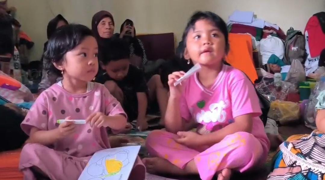 Ramadan di Pengungsian Padasari Tegal: Warga Bertahan dengan Nasi Bungkus, Harapkan Bantuan Tunai