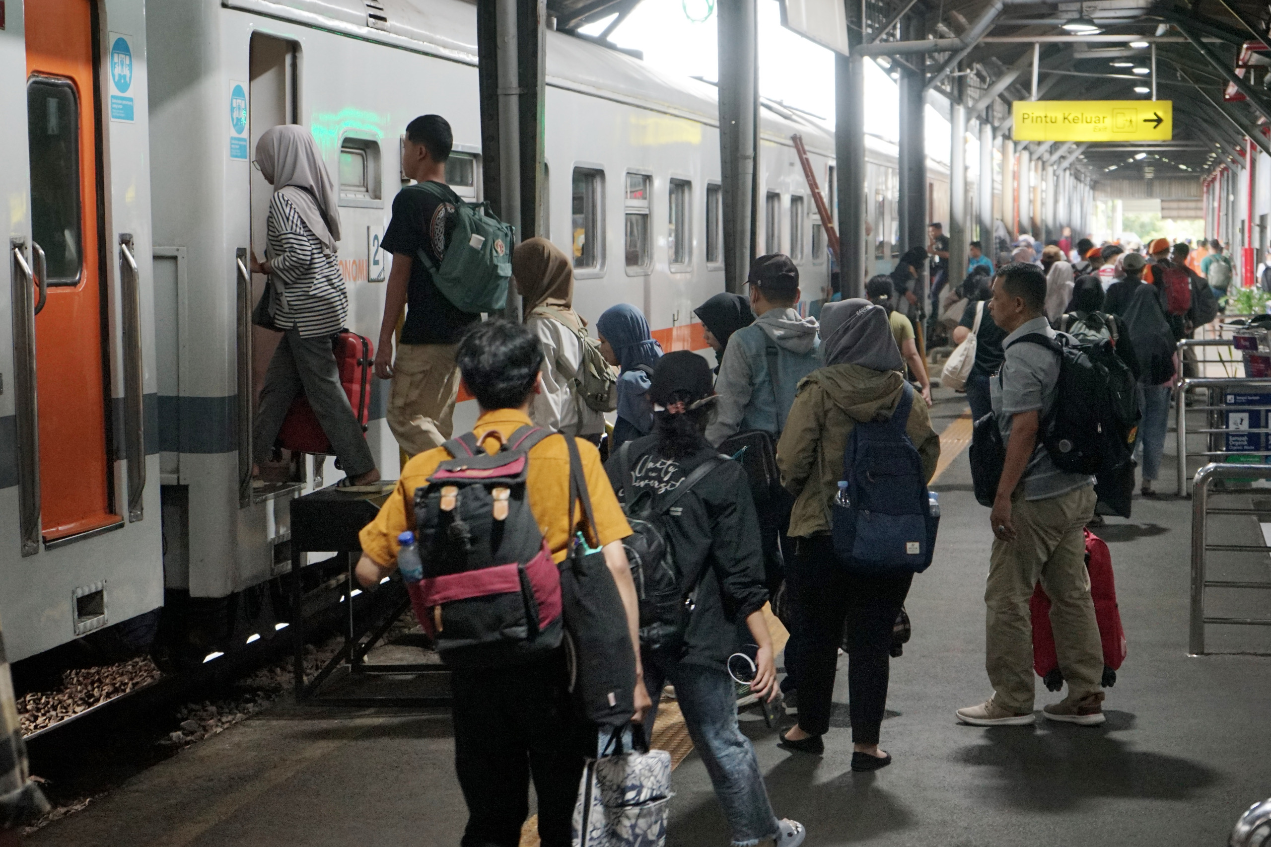 Puncak Arus Balik Libur Nataru, 29.000 Penumpang Naik Kereta Api dari Stasiun di Daop IV Semarang
