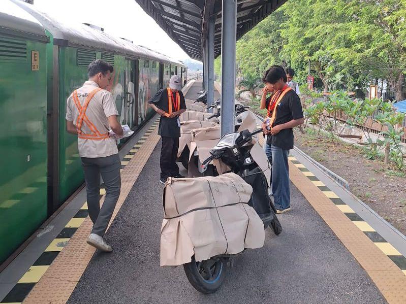 485 Sepeda Motor Dikirim Dari dan Ke Stasiun Tegal, Selama Periode Nataru