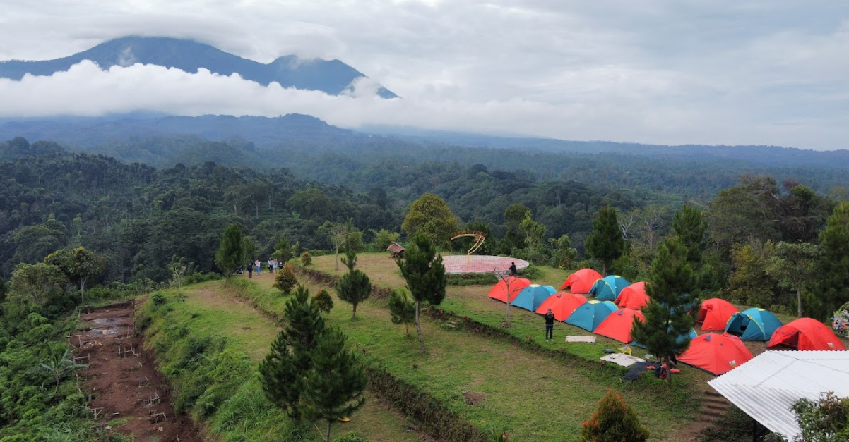 Paket Camping Keluarga di Puncak Sekawan Blitar, Bisa Muat 4 sampai 5 Orang