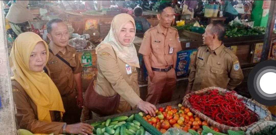 Jelang Nataru 2025, Pemkab Brebes Sidak Harga Sembako di Pasar Tradisional 