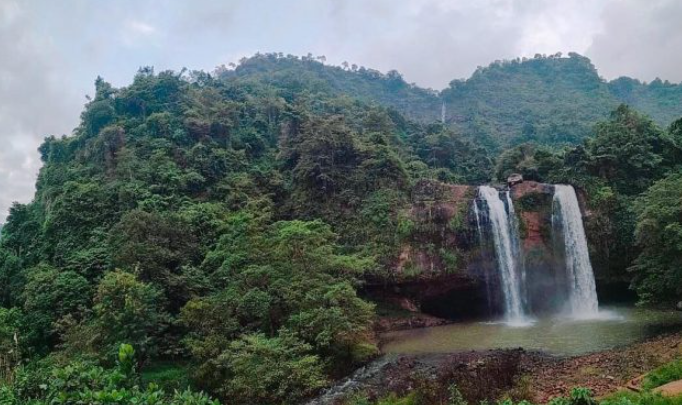 5 Rekomendasi  Air Terjun di Tegal dengan Spot Foto yang Menakjubkan