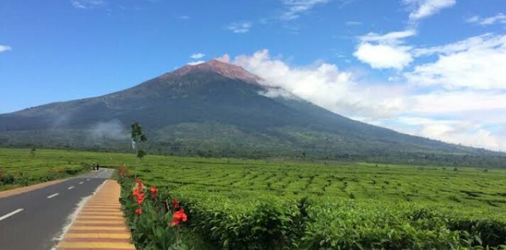 5 Misteri Gunung Kerinci Jambi, dari Pohon Bolong hingga Hantu Gendong