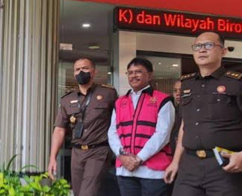 Menkominfo Johnny G. Plate Jadi Tersangka Korupsi, Nilainya Sampai Rp8 T