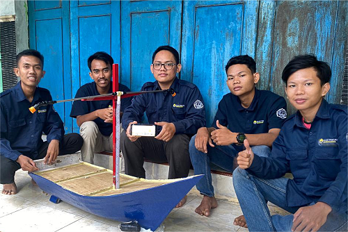 Inovasi Mahasiswa Poltek Harber Tegal Ciptakan Perahu Penyiram Bawang Merah Berbasis Android