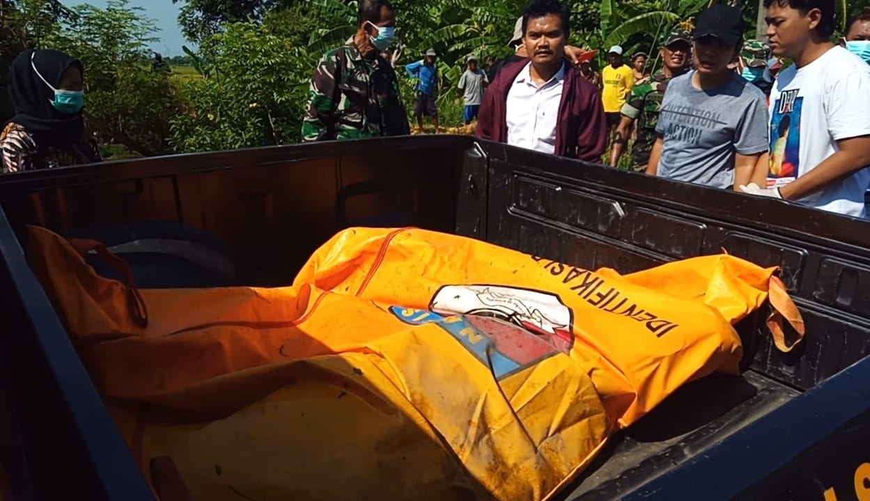 Geger! Jenazah Laki-laki Ditemukan di Saluran Irigasi Kedungtukang Jatibarang Pasca Banjir Brebes