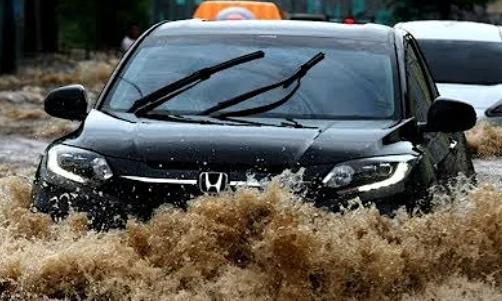 Alasan dan Manfaat Mematikan AC Mobil saat Banjir, Salah Satunya Meminimalisasi Potensi Percikan Api
