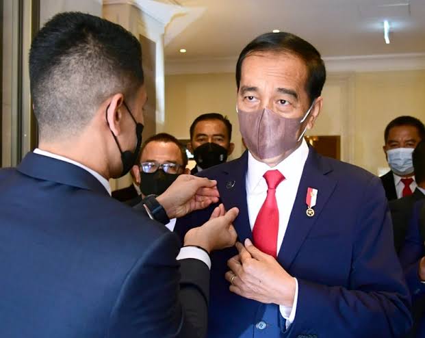 Rajapaksa Digeruduk Massa, Syahganda Nainggolan: Sangat Mungkin Jokowi Bernasib Sama 