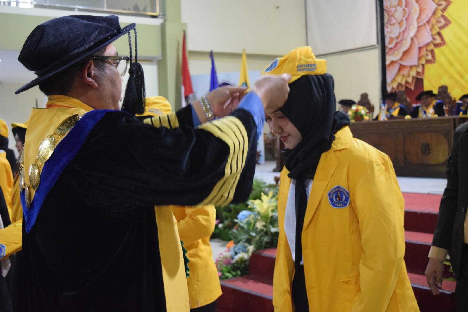 Rektor UPS: Titip 5 Hal untuk Mahasiswa Baru dalam Sidang Senat Terbuka