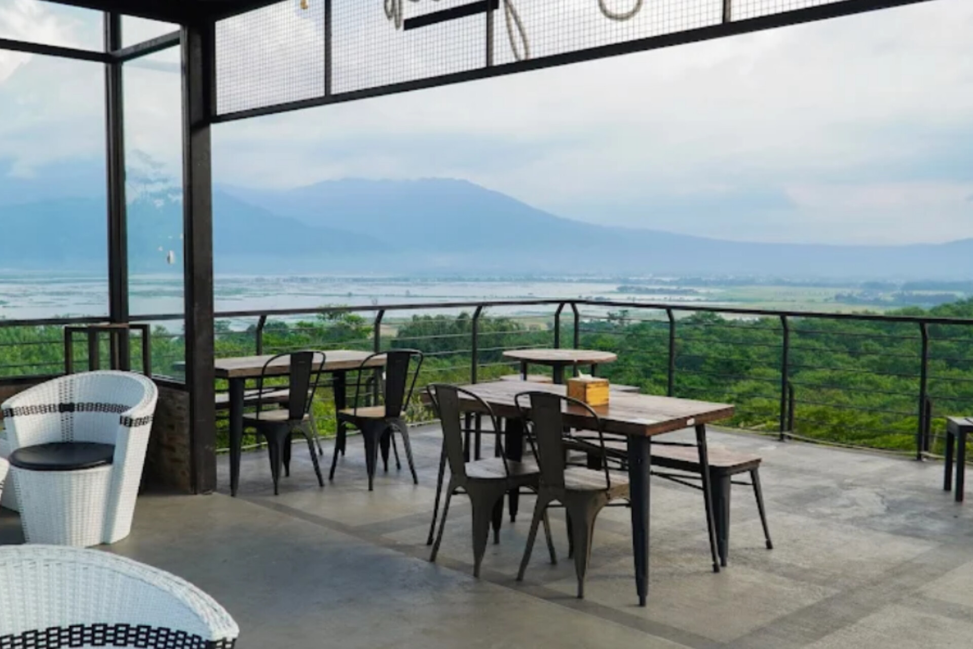 6 Rekomendasi Restoran Bawen yang Enak dan Instagramable, Cocok untuk Keluarga