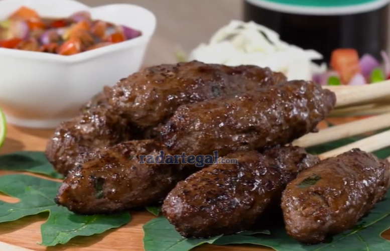 Rahasia Empuknya Daging Sate Buntel khas Solo yang Legendaris