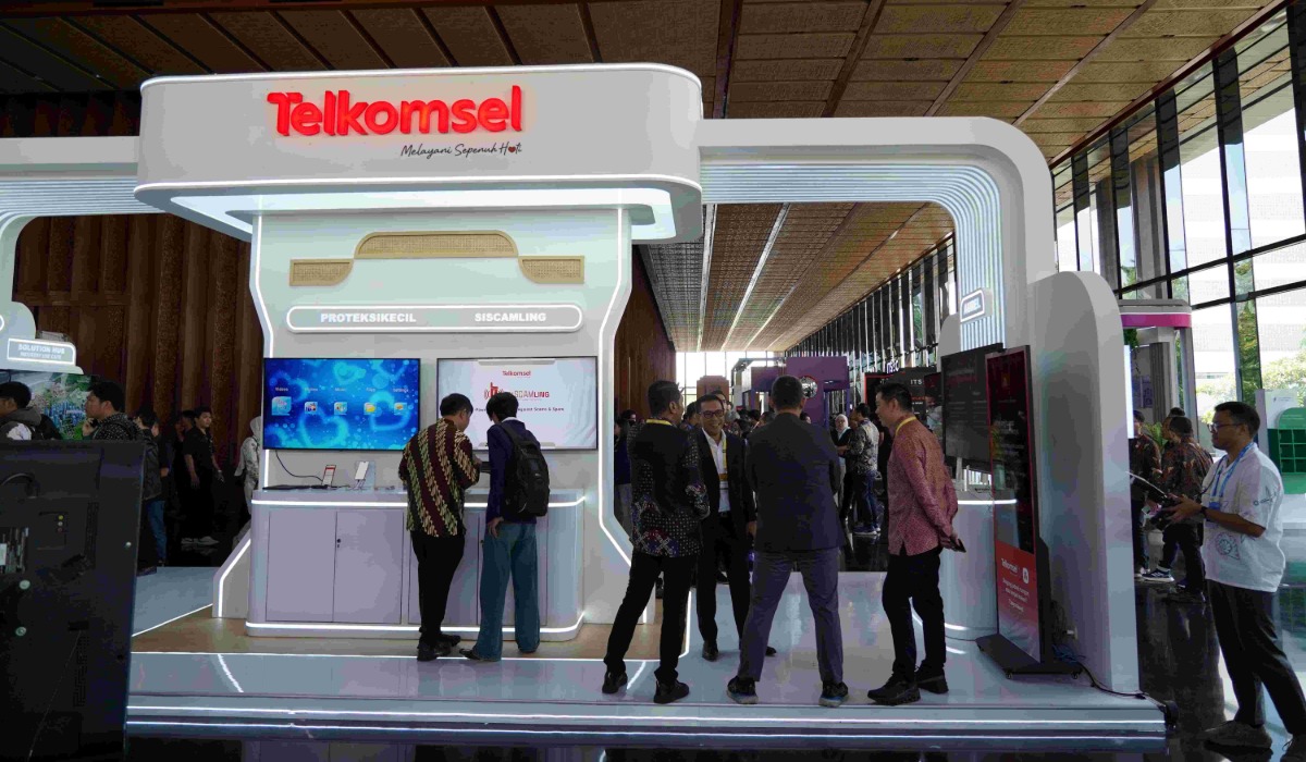 Dukung Kedaulatan Digital, Telkomsel Pamerkan Sembilan Solusi AI di Bali Tech Week 2026