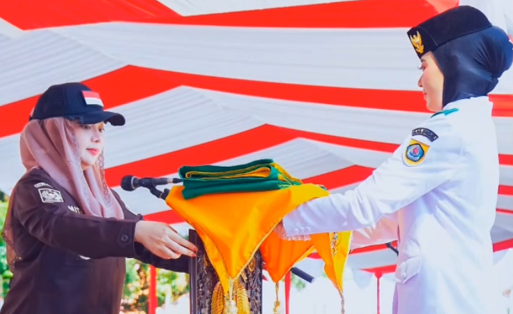 Perdana! Bupati Paramitha Jadi Inspektur Upacara HUT RI ke-80 di Alun-alun Brebes