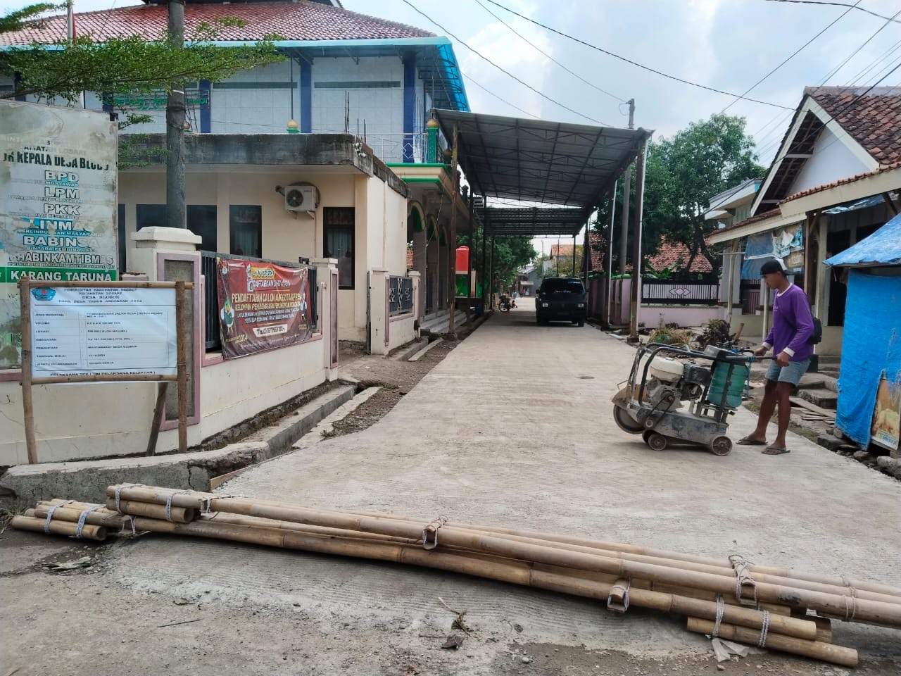 Gunakan Dana Desa 381 Juta, 2 Jalan Desa di Blubuk yang Rusak Diperbaiki