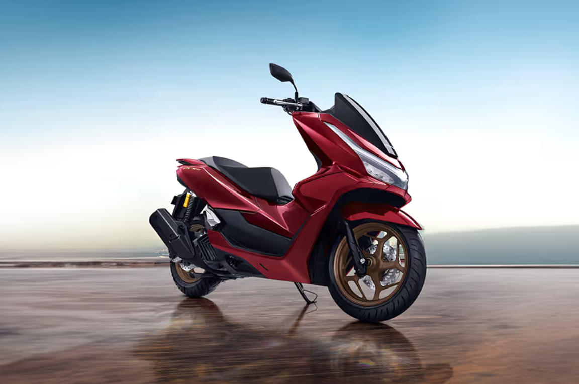 Keunggulan Honda PCX 160: Bensin Irit, Ngebut Gaspol!