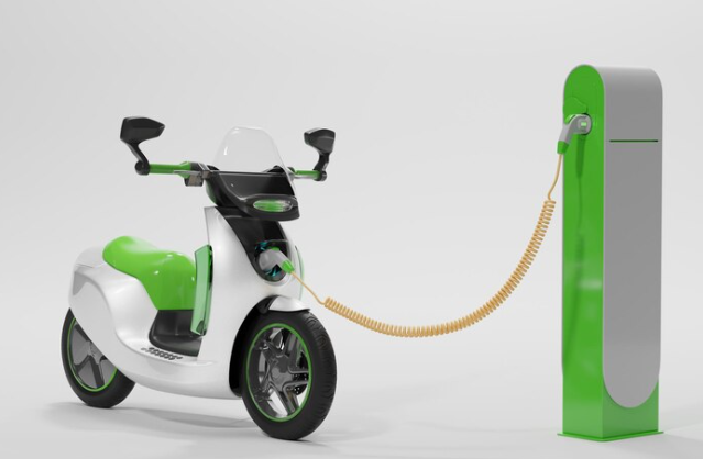 Rekomendasi 3 Cara Charge Motor Listrik Supaya Awet dan Tahan Lama, Begini Tips Perawatan Lengkapnya