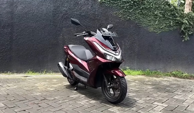 4 Alasan Ini Bikin Honda PCX 160 Jadi Skutik Premium Incaran Para Kaula Muda di 2025