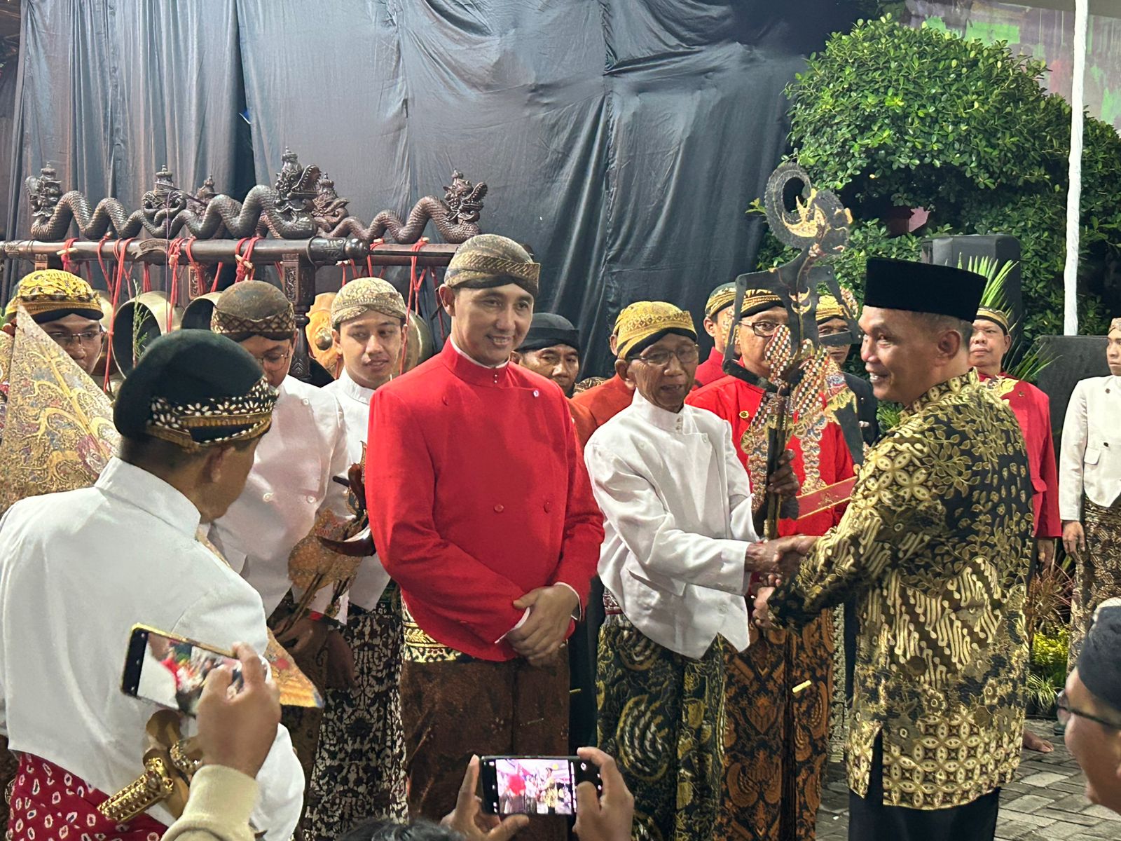 Pentaskan Wayang Kulit 30 Jam Nonstop, Sumanto Apresiasi Gotong Royong Dalang Karanganyar 