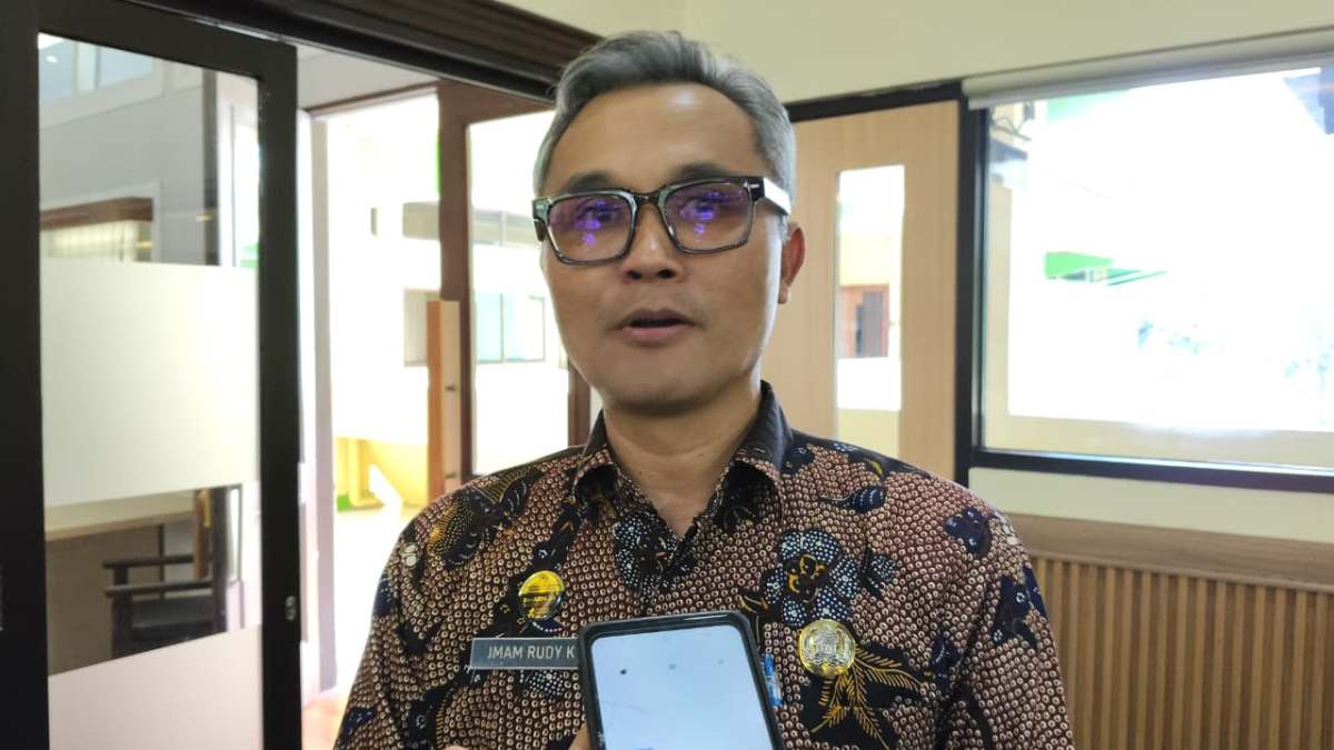 Braaak! Kanopi Atap Pasar Trayeman Tegal Ambruk, Begini Respon Dinas Koperasi UKM Perdagangan