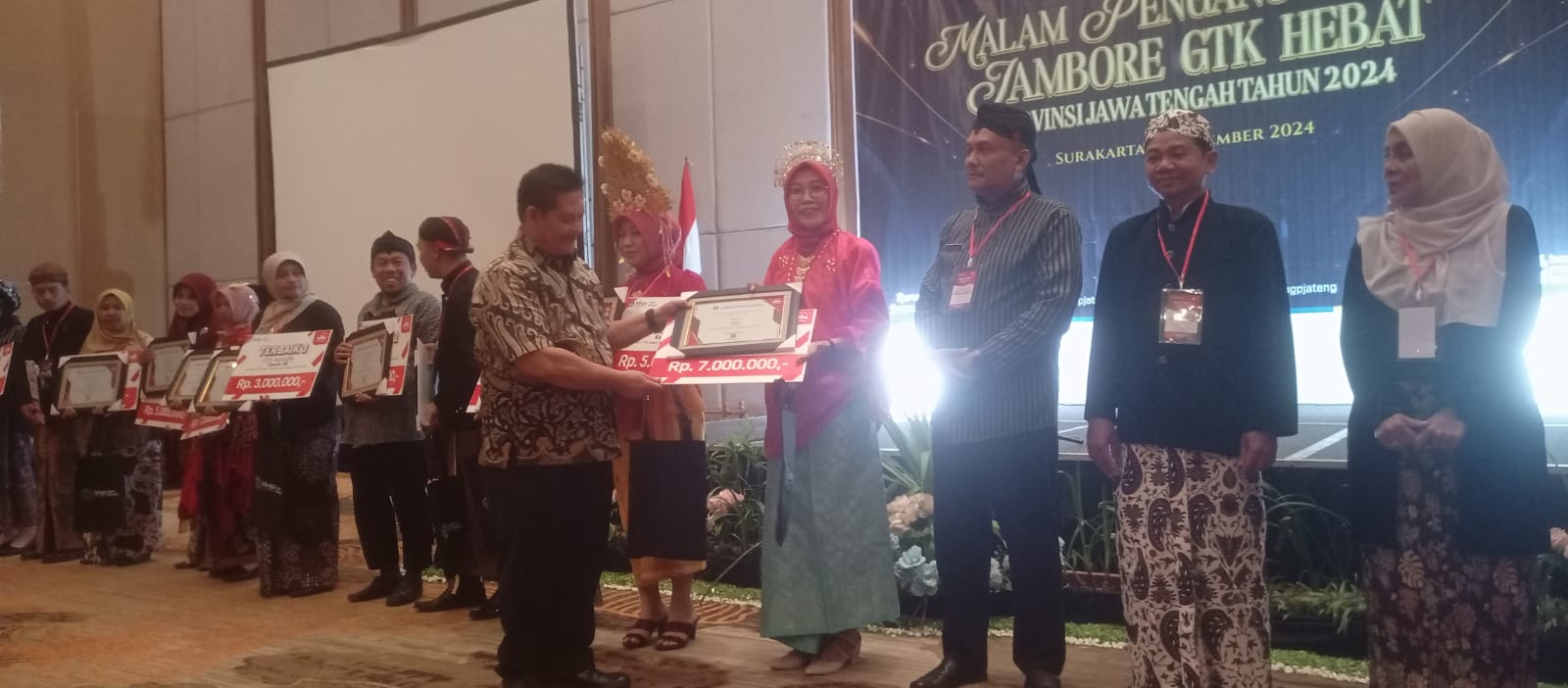 Luar Biasa! SMP Negeri 1 Slawi Juara I Jambore GTK Hebat 2024  